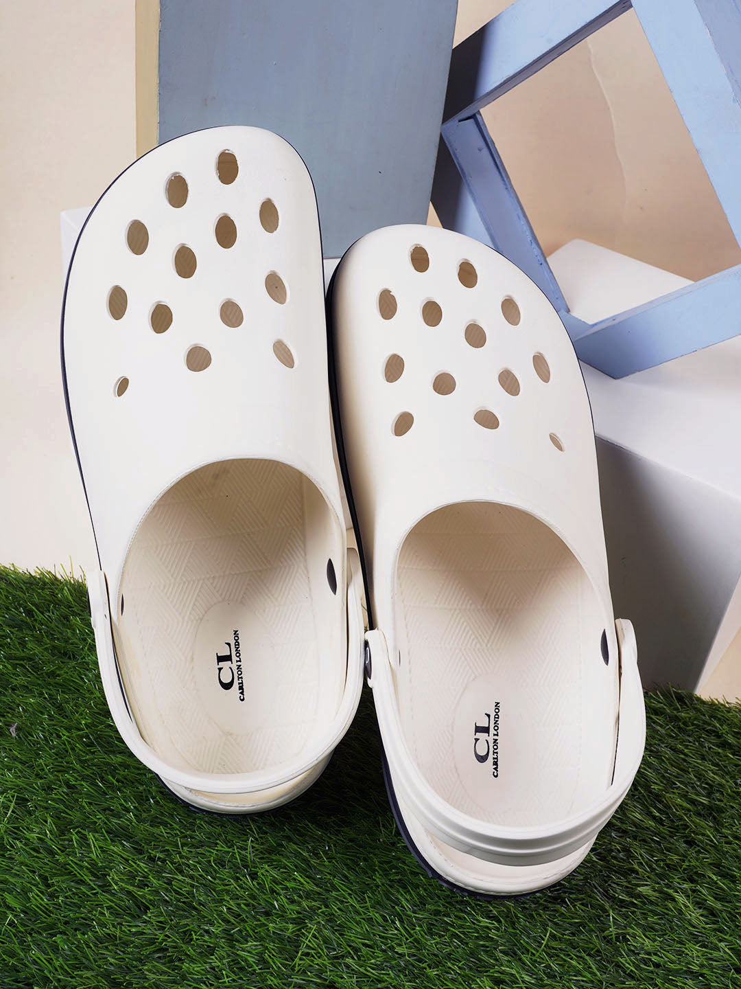 Men Classic Striped Sole Perforated Clogs