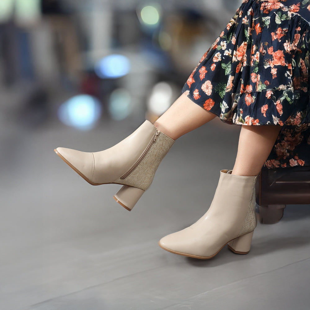 Women Round Toe Mid-Top Solid Chelsea Boots