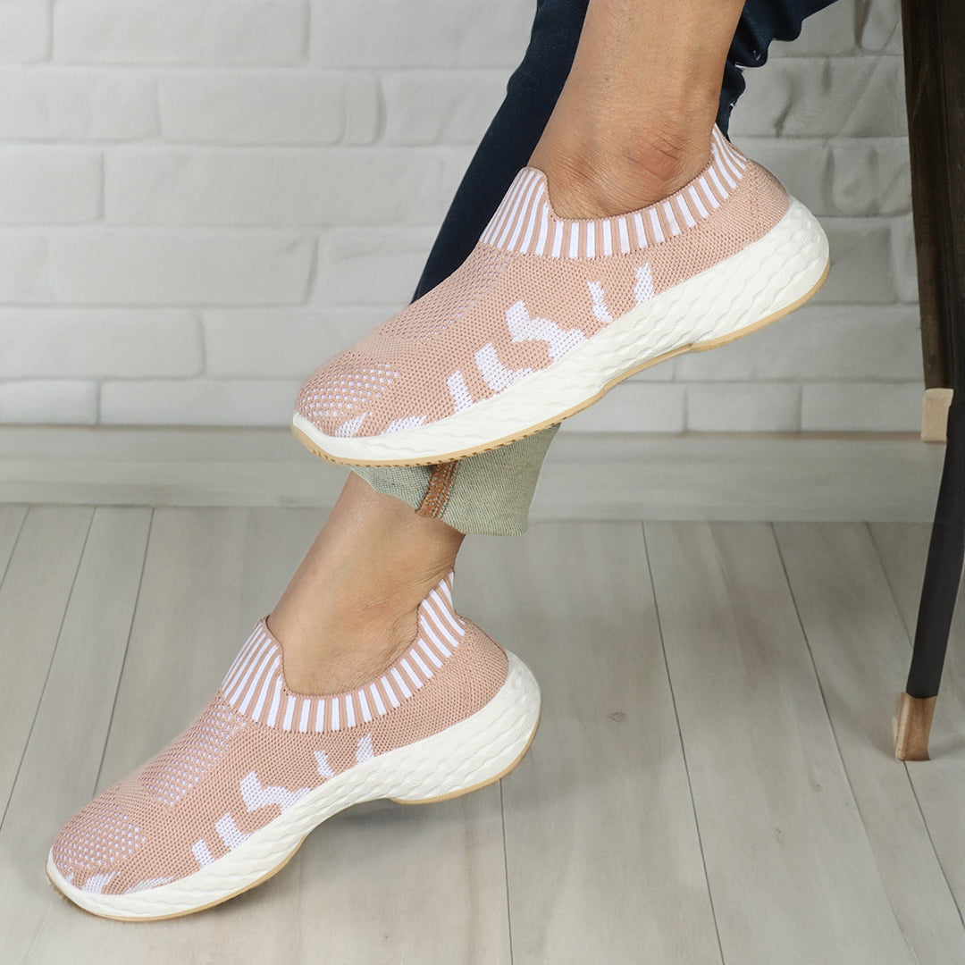 Women Woven Design Lightweight Slip On Sneakers