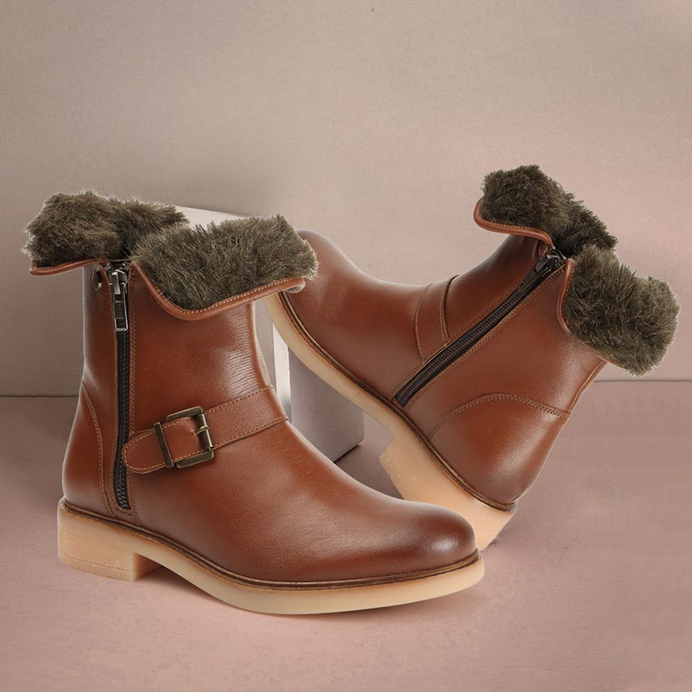 Women Solid Block-Heeled Winter Boots With Buckle