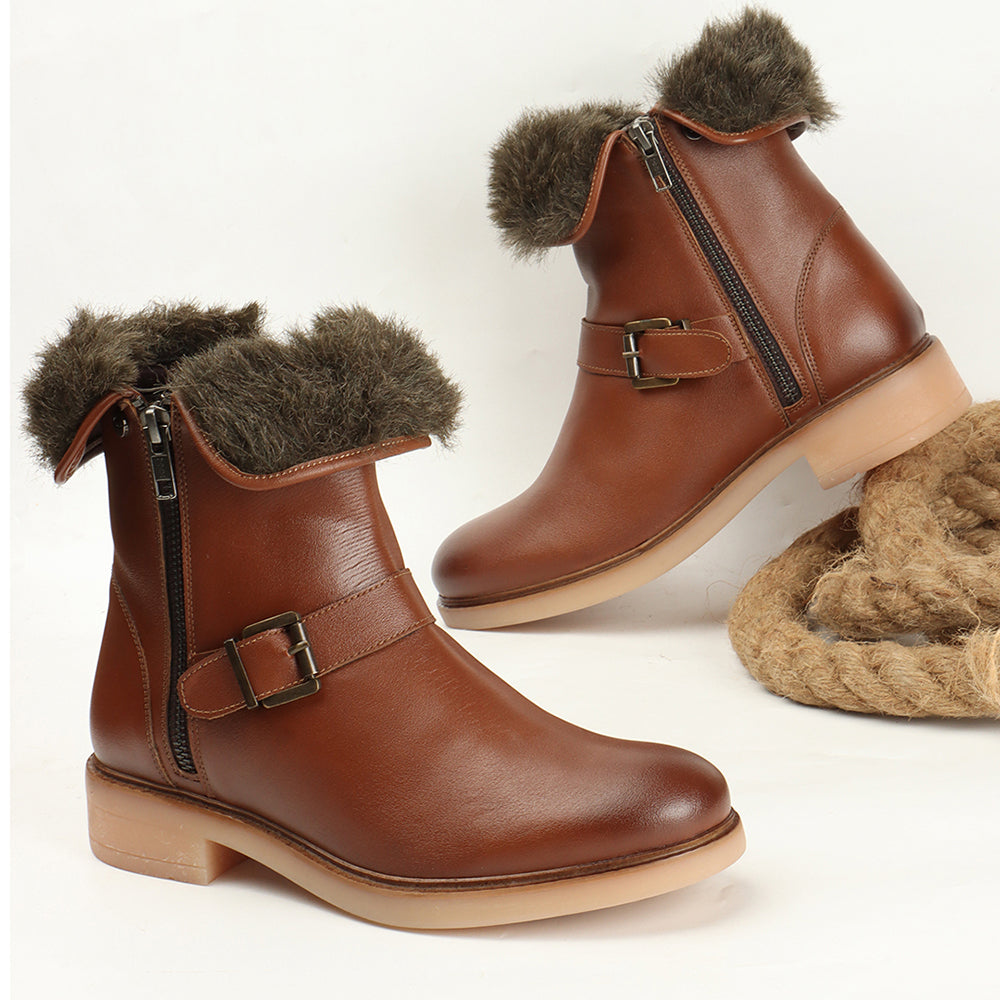 Women Solid Block-Heeled Winter Boots With Buckle