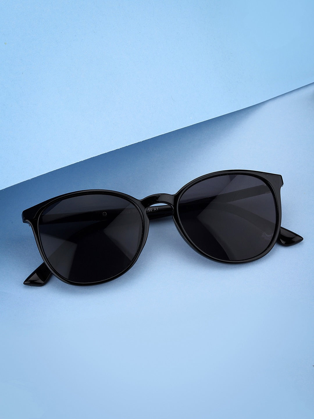 Carlton London Uv Protected Lens Oval Sunglasses For Women