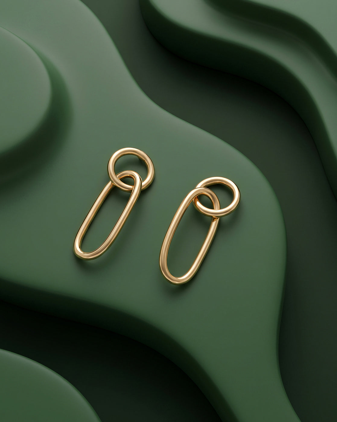 18kt Gold Plated Oval Interlocking Drop Earring