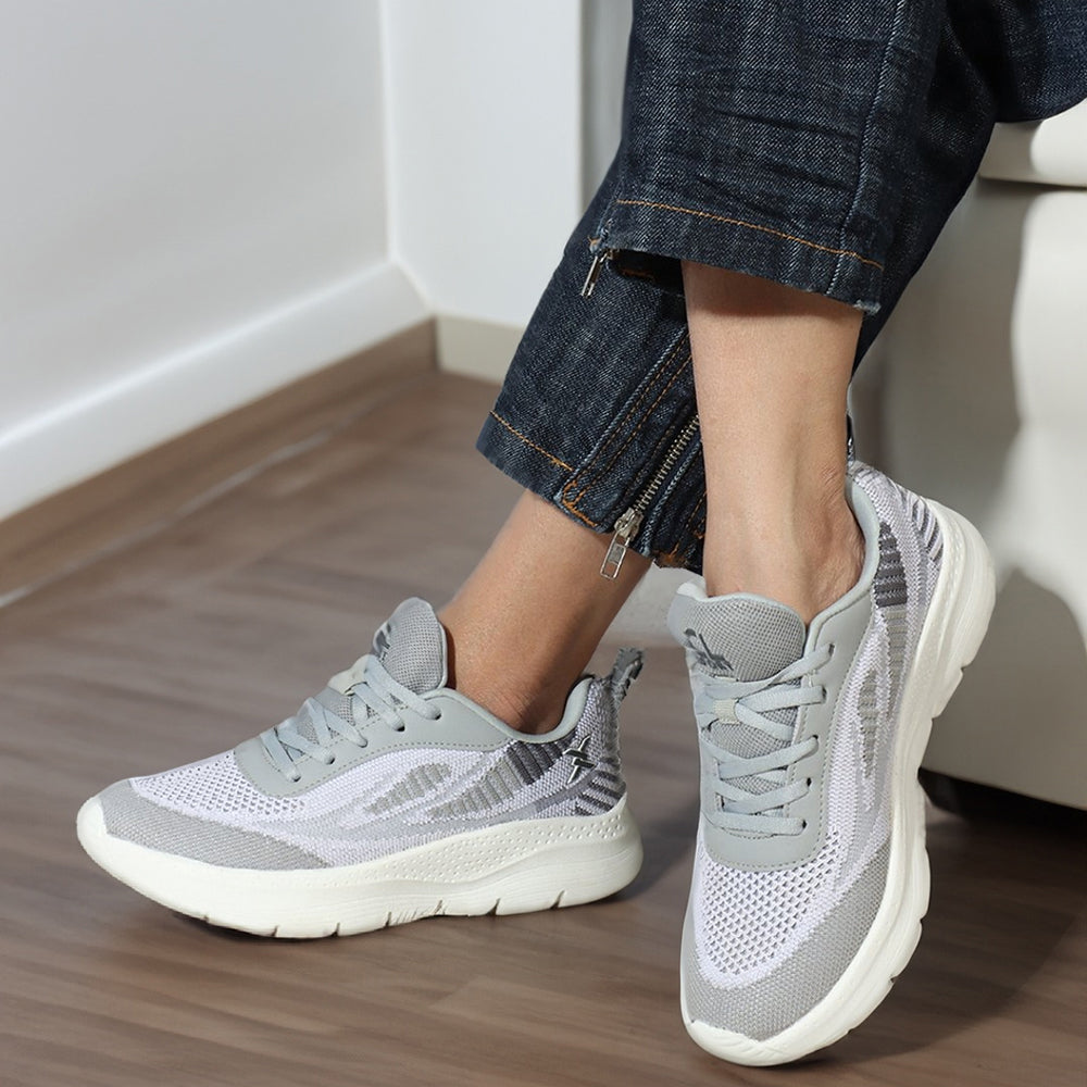 Women Mesh Flyknit Technology Lace-Up Sports Shoes