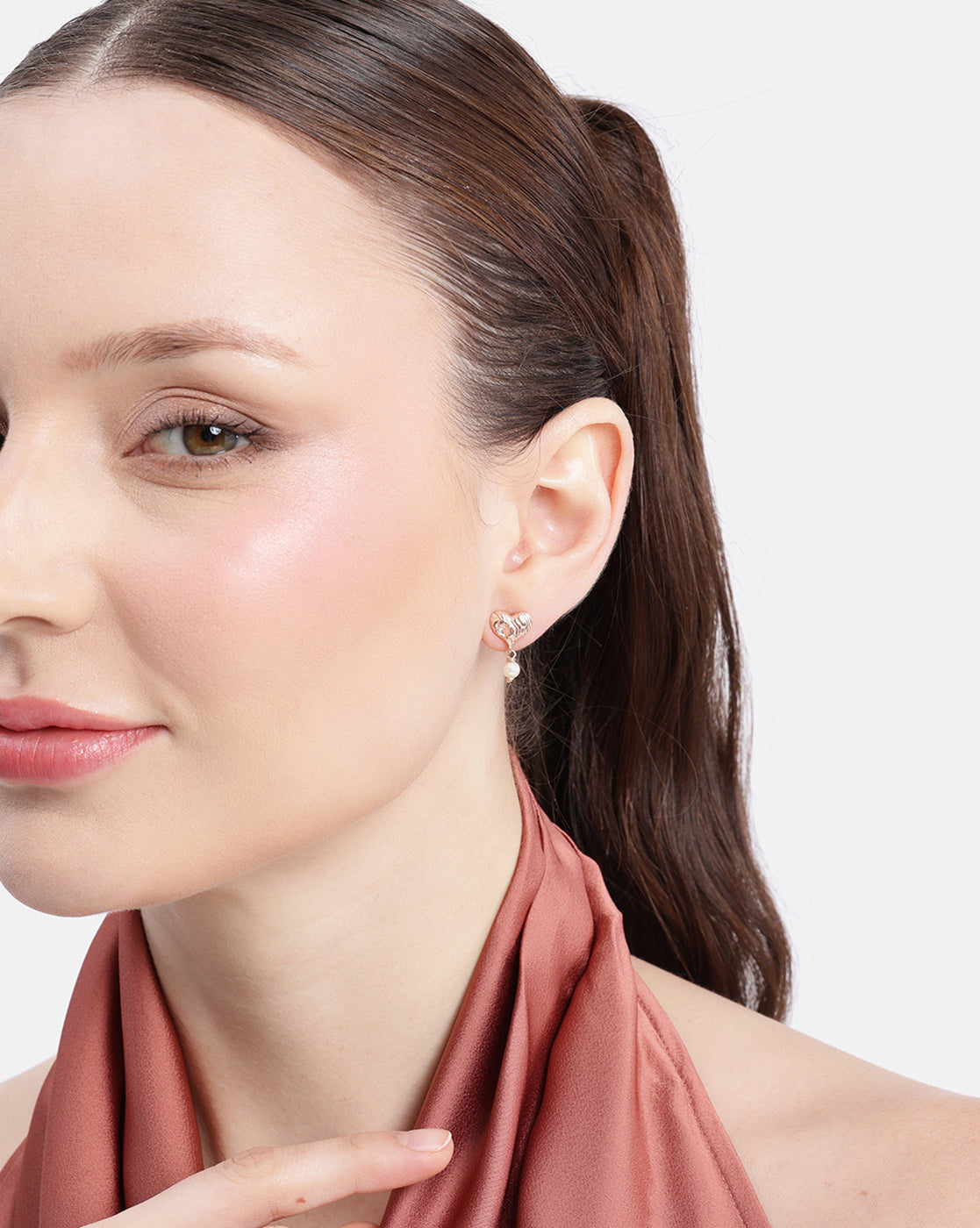 18kt Rose Gold Plated Dangling Pearl Heart Drop Earring