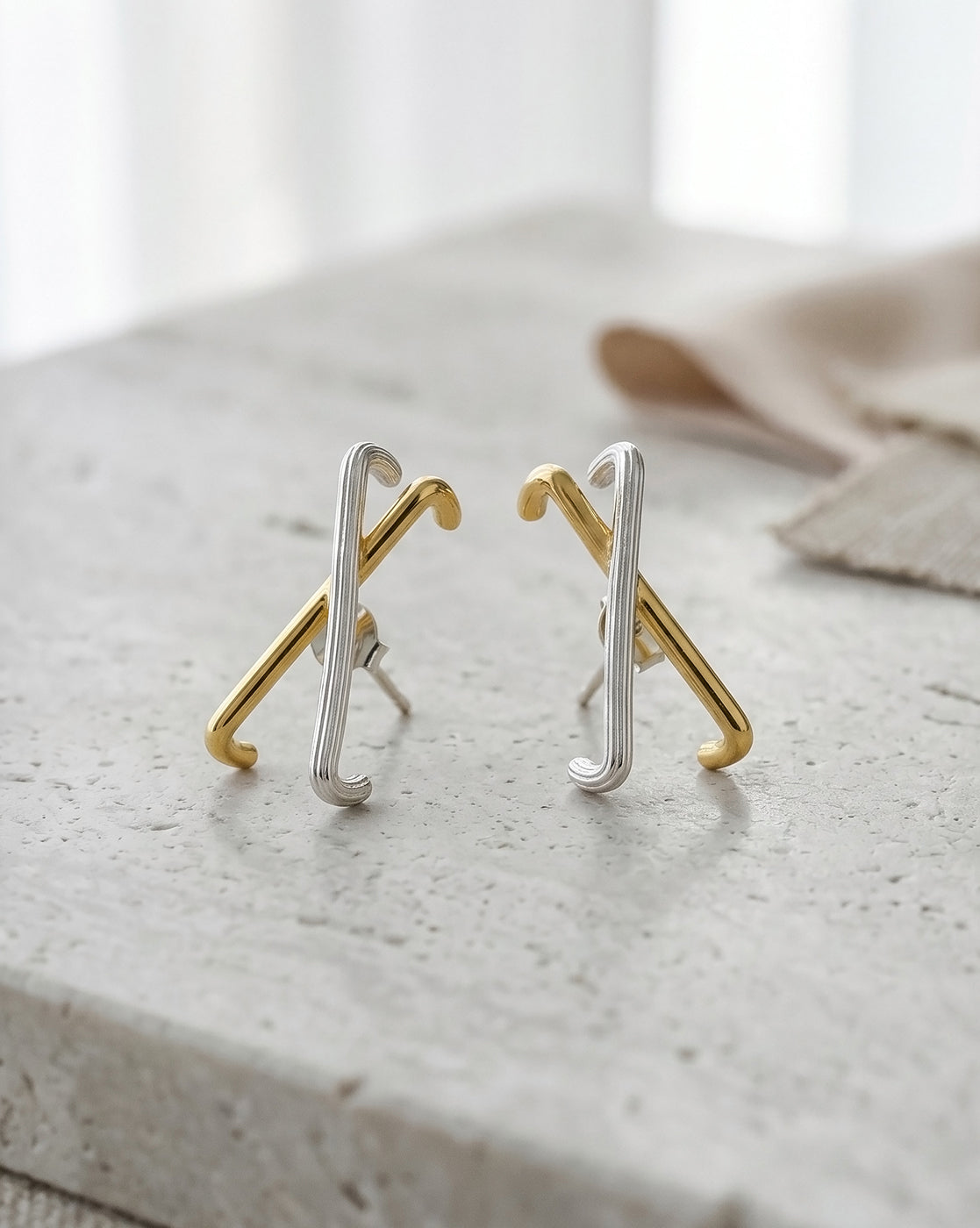 18kt Gold & Rhodium Plated Crossover Stud Earring