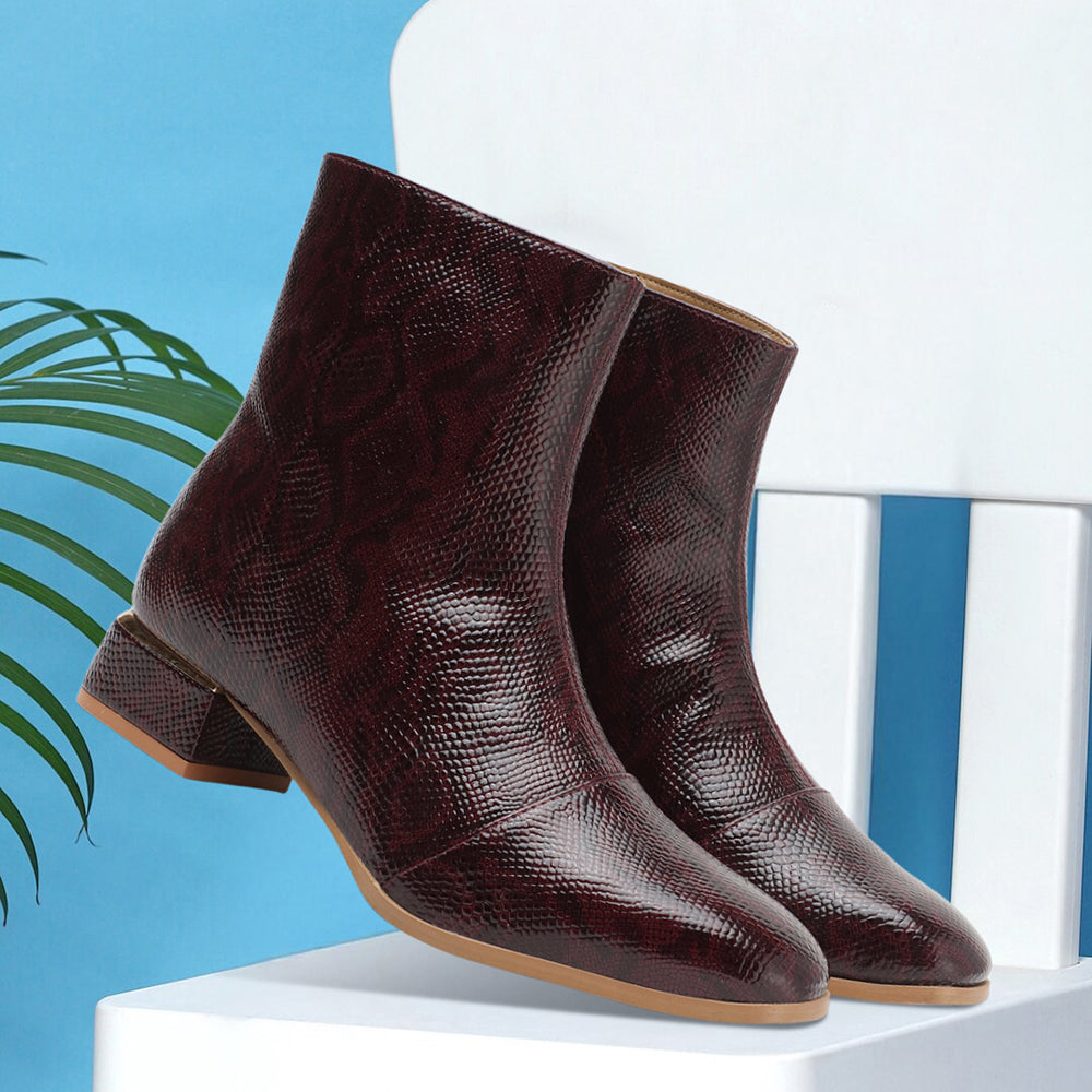 Women Casual Textured Zippered Boots