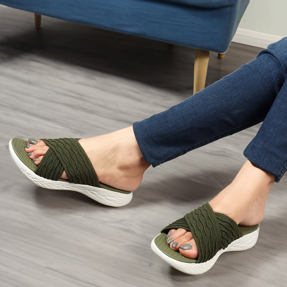Women Criss Cross Klynit Comfort Slides
