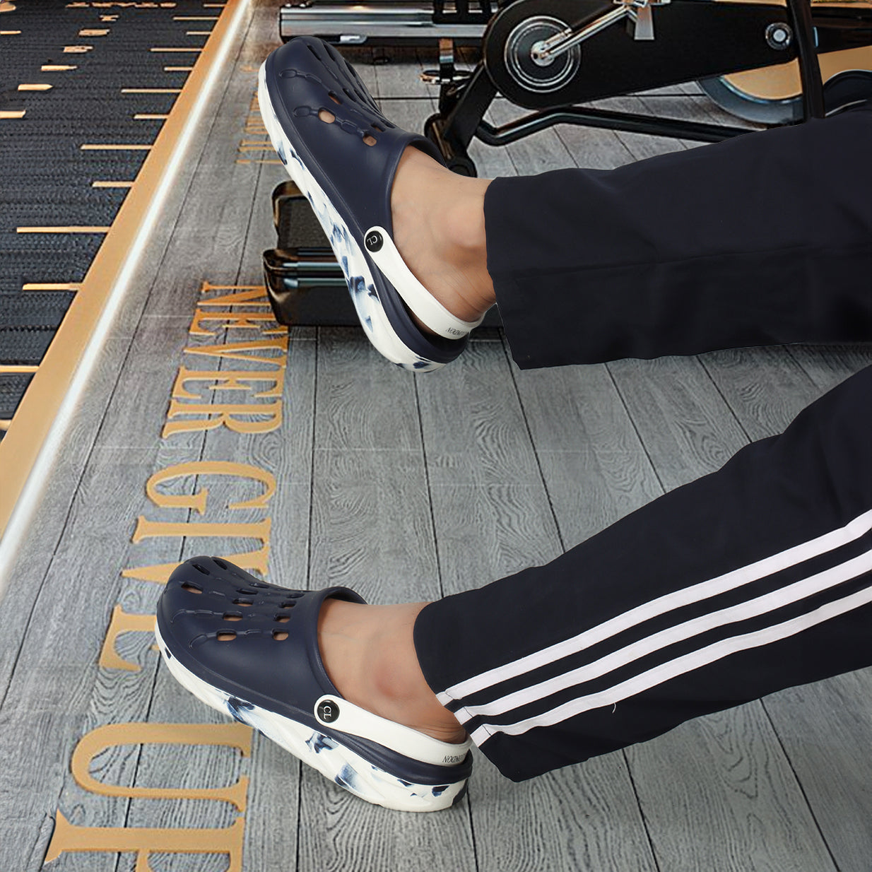 Men Perforated Comfort Clogs with Contrasting Strap