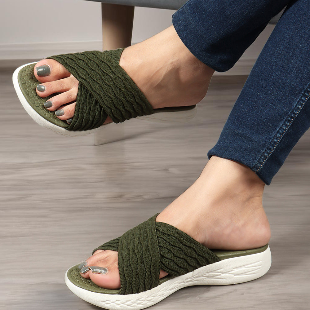 Women Criss Cross Klynit Comfort Slides