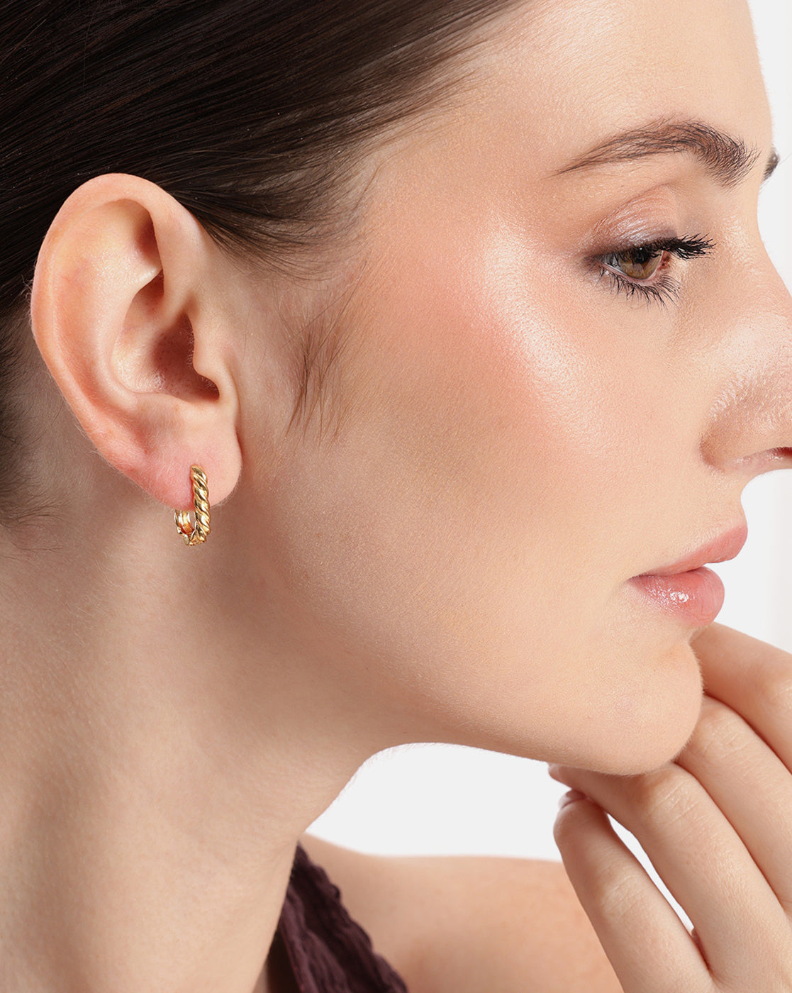 18kt Gold Plated Twisted Oval Hoop Earring