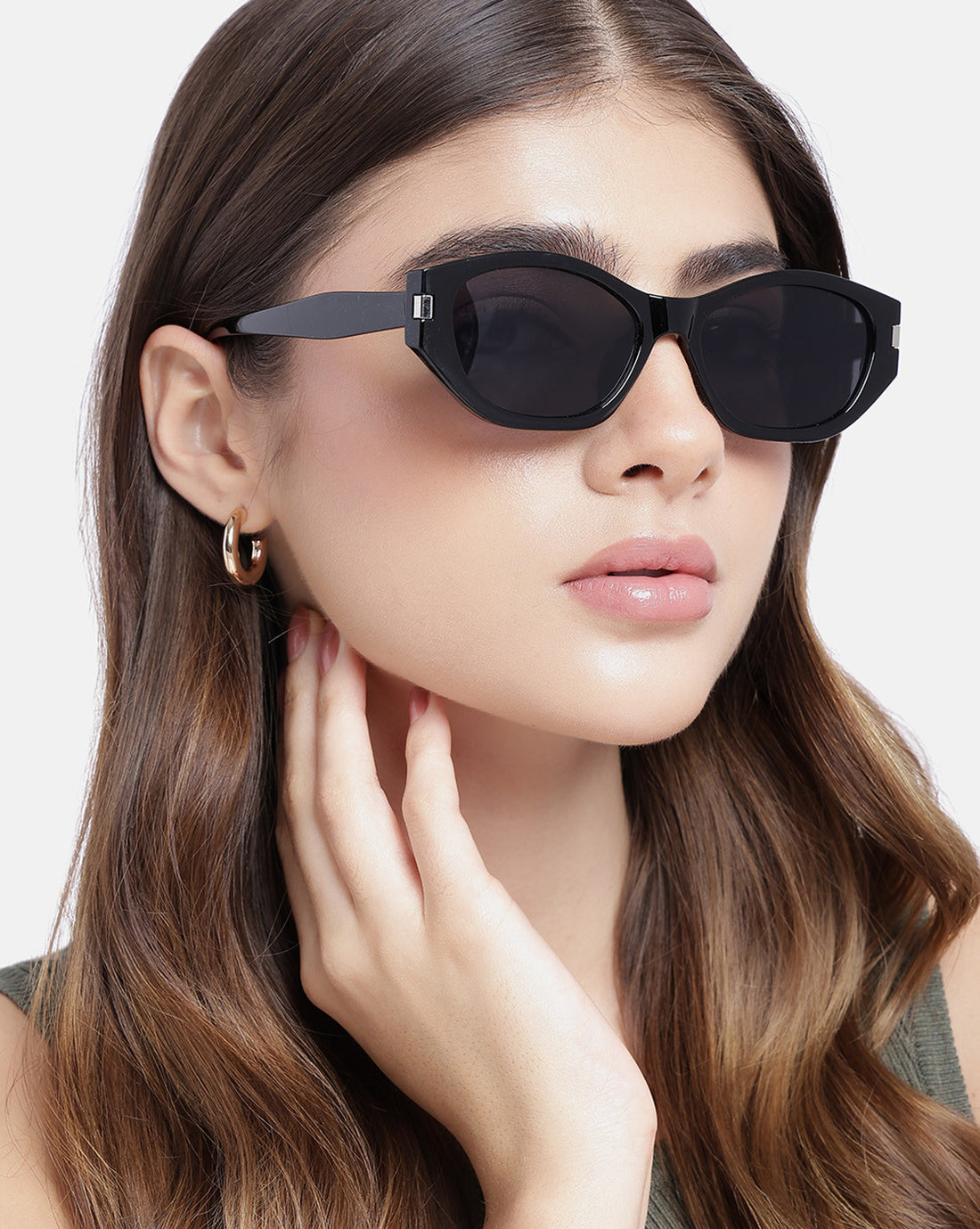 Women Black & Silver Toned UV Protected Black Lens Oval Sunglasses