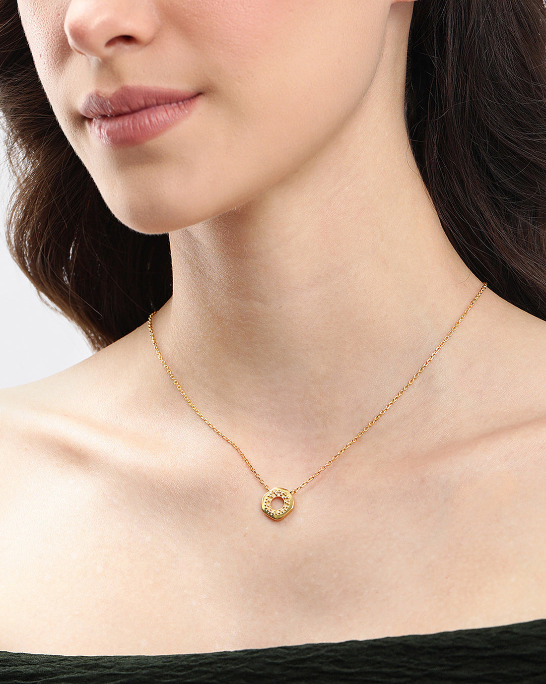 18KT Gold Plated Textured Circle Pendant Necklace