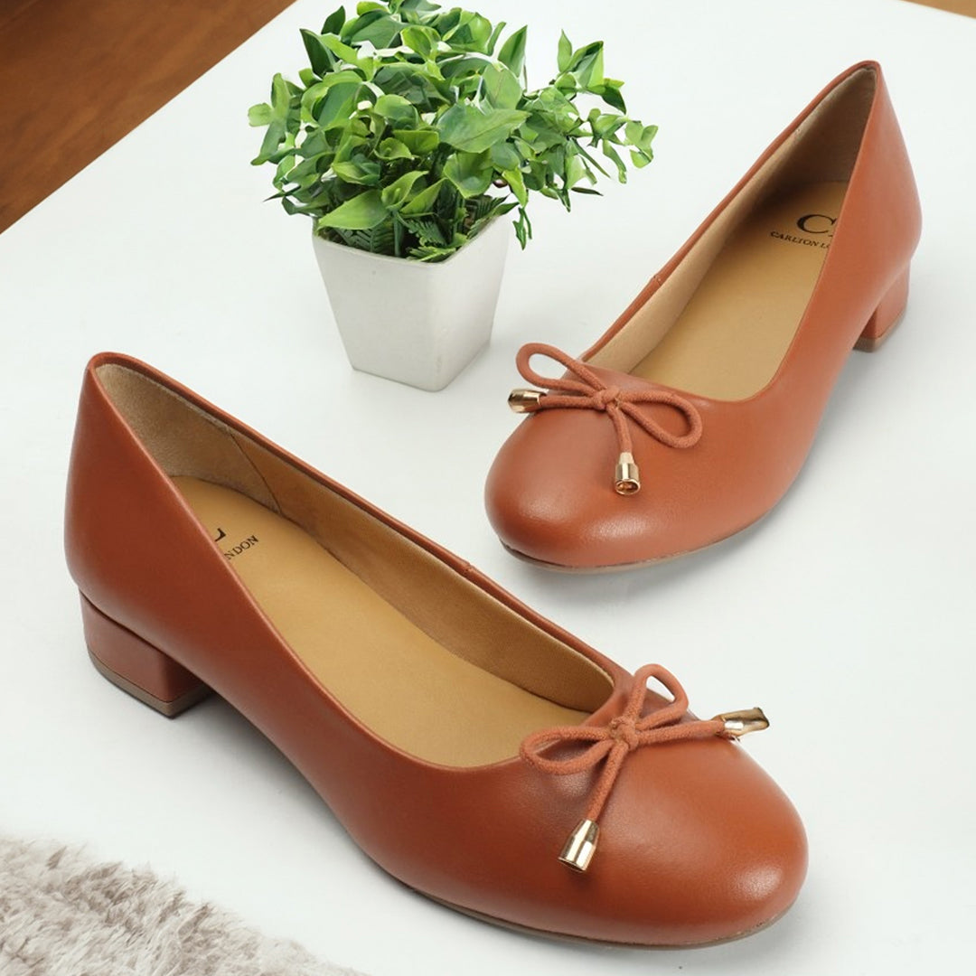 Bow Detailed Round Toe Block Heeled Pumps