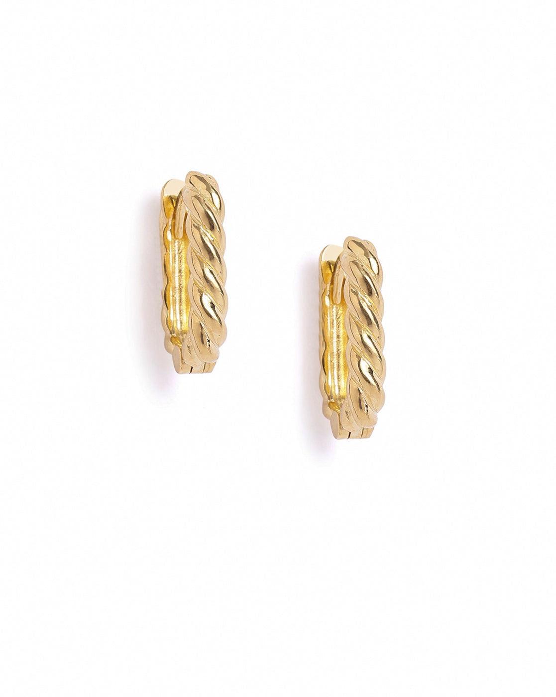 18kt Gold Plated Twisted Oval Hoop Earring