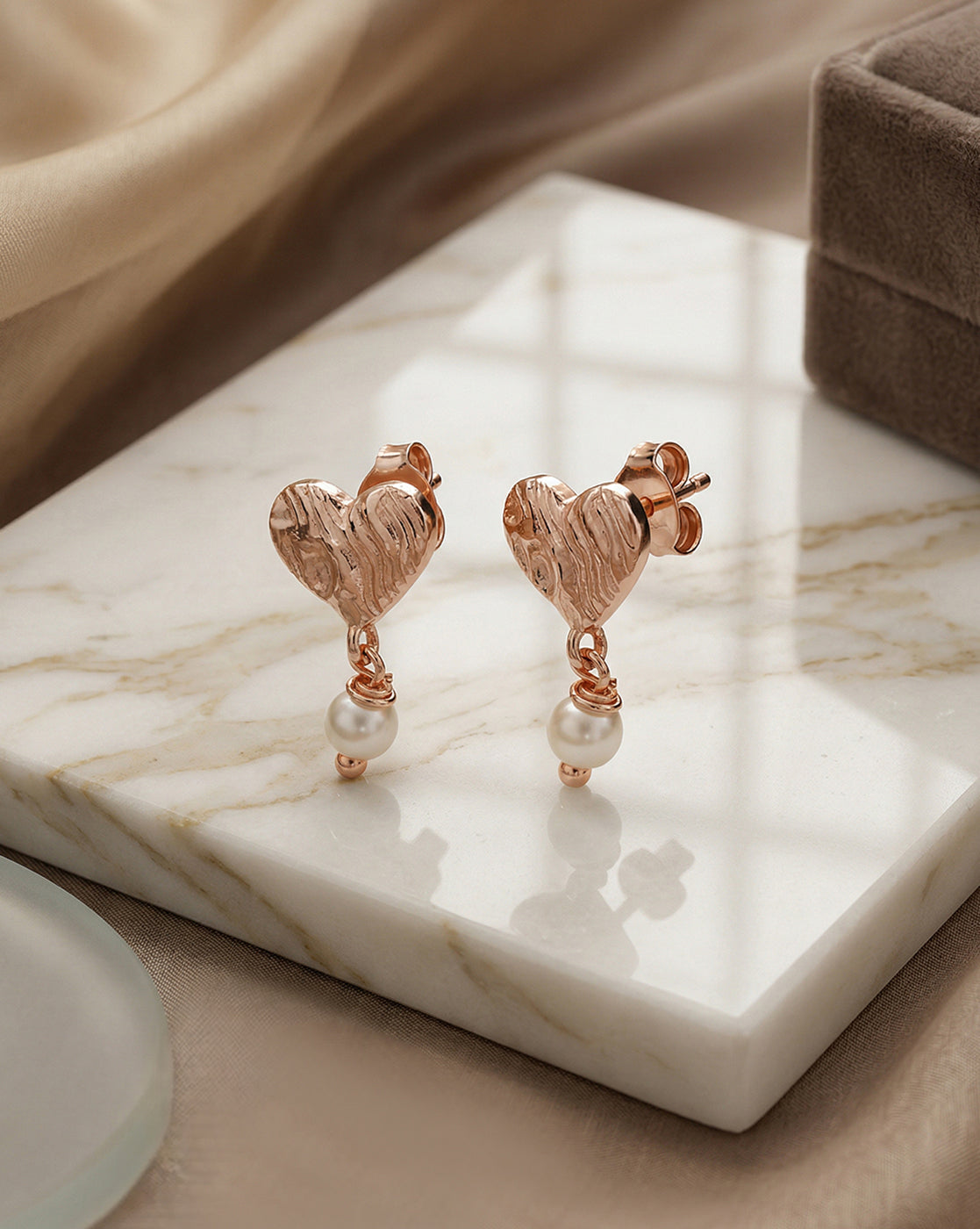 18kt Rose Gold Plated Dangling Pearl Heart Drop Earring