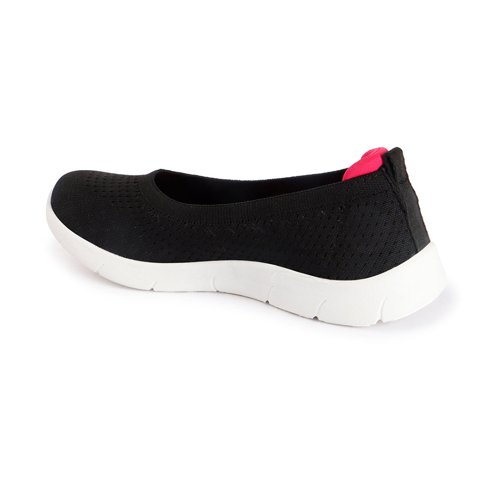 Women Round Toe Flyknit Lightweight Slip-On Sneakers