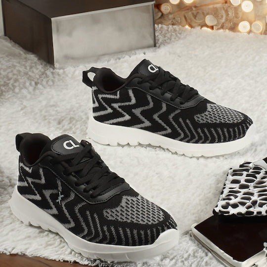 Women Printed Lightweight Mesh Contrast Sole Sneakers