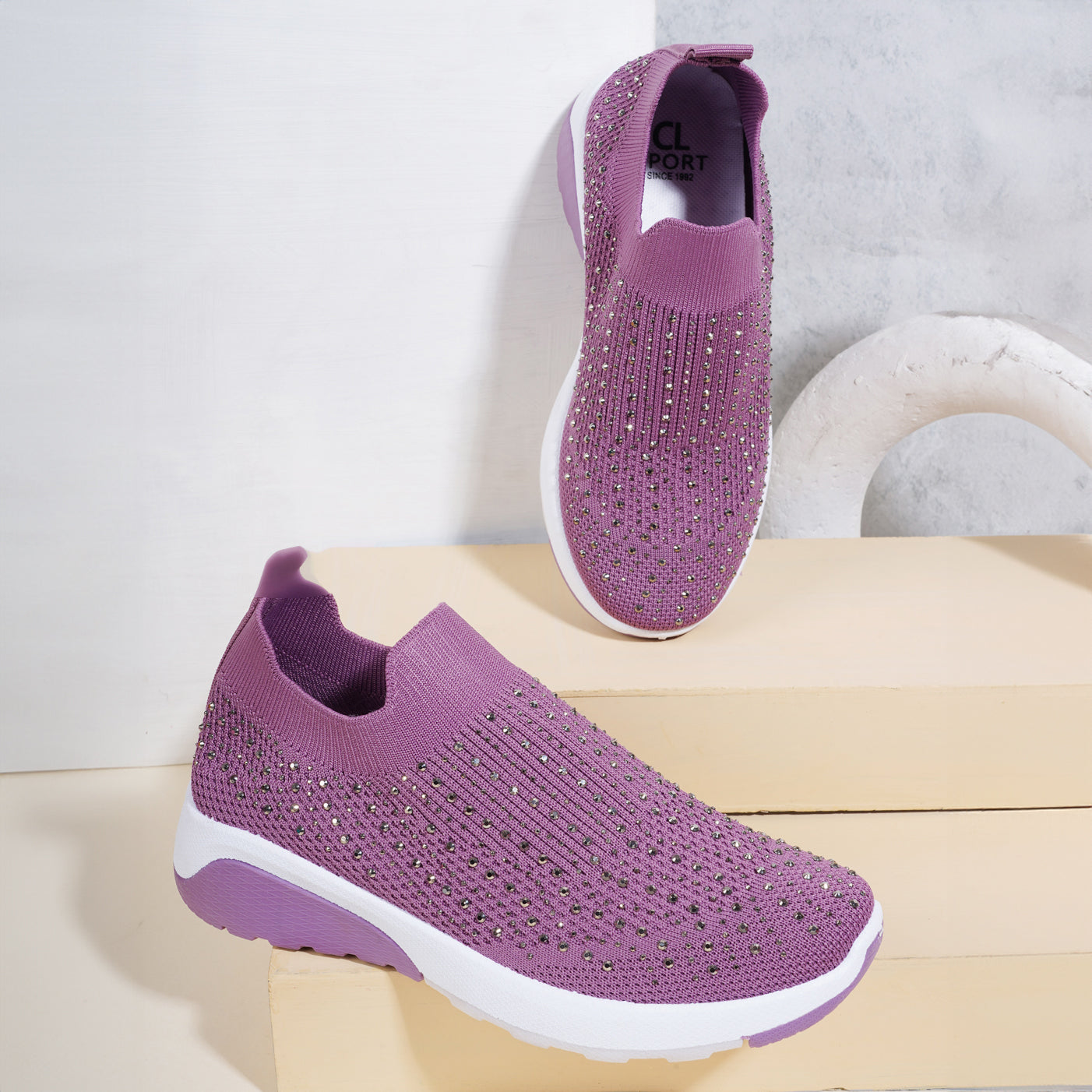Women Embellished Flyknit Lightweight Slip-On Sneakers