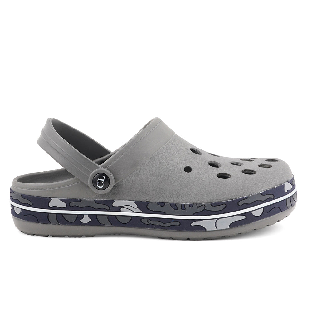 Men Perforated Comfort Clogs with Camouflage Sole
