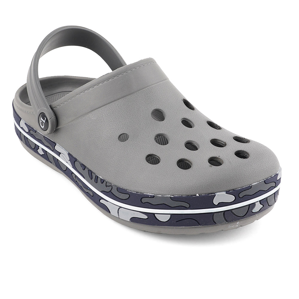 Men Perforated Comfort Clogs with Camouflage Sole