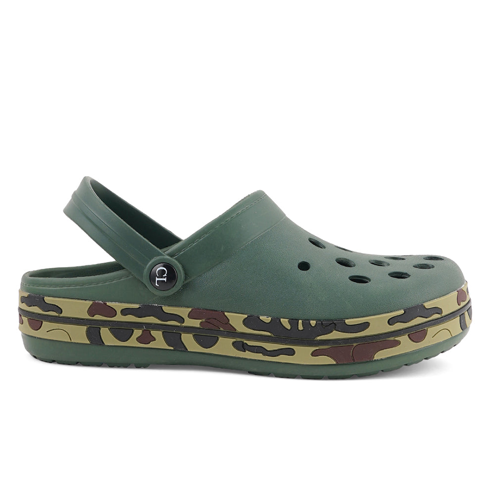 Men Perforated Comfort Clogs with Camouflage Sole