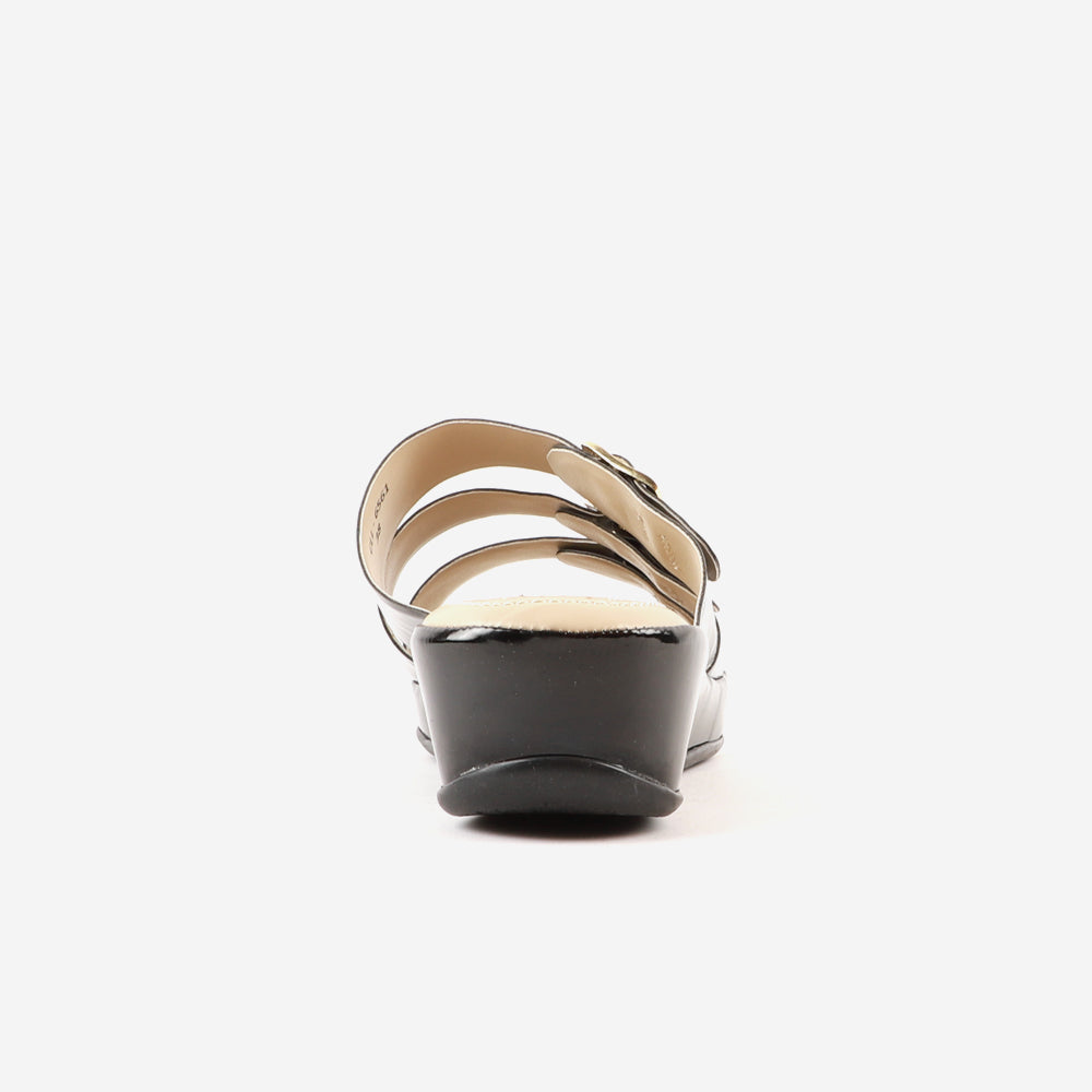 CARLTON LONDON WOMEN FLAT SANDAL