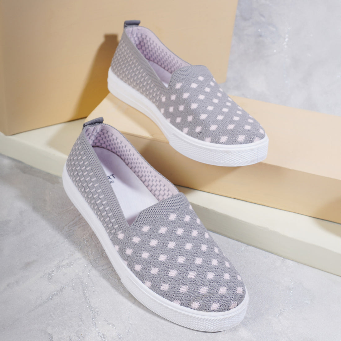 Women Comfortable Flyknit Lightweight Slip-On Sneakers