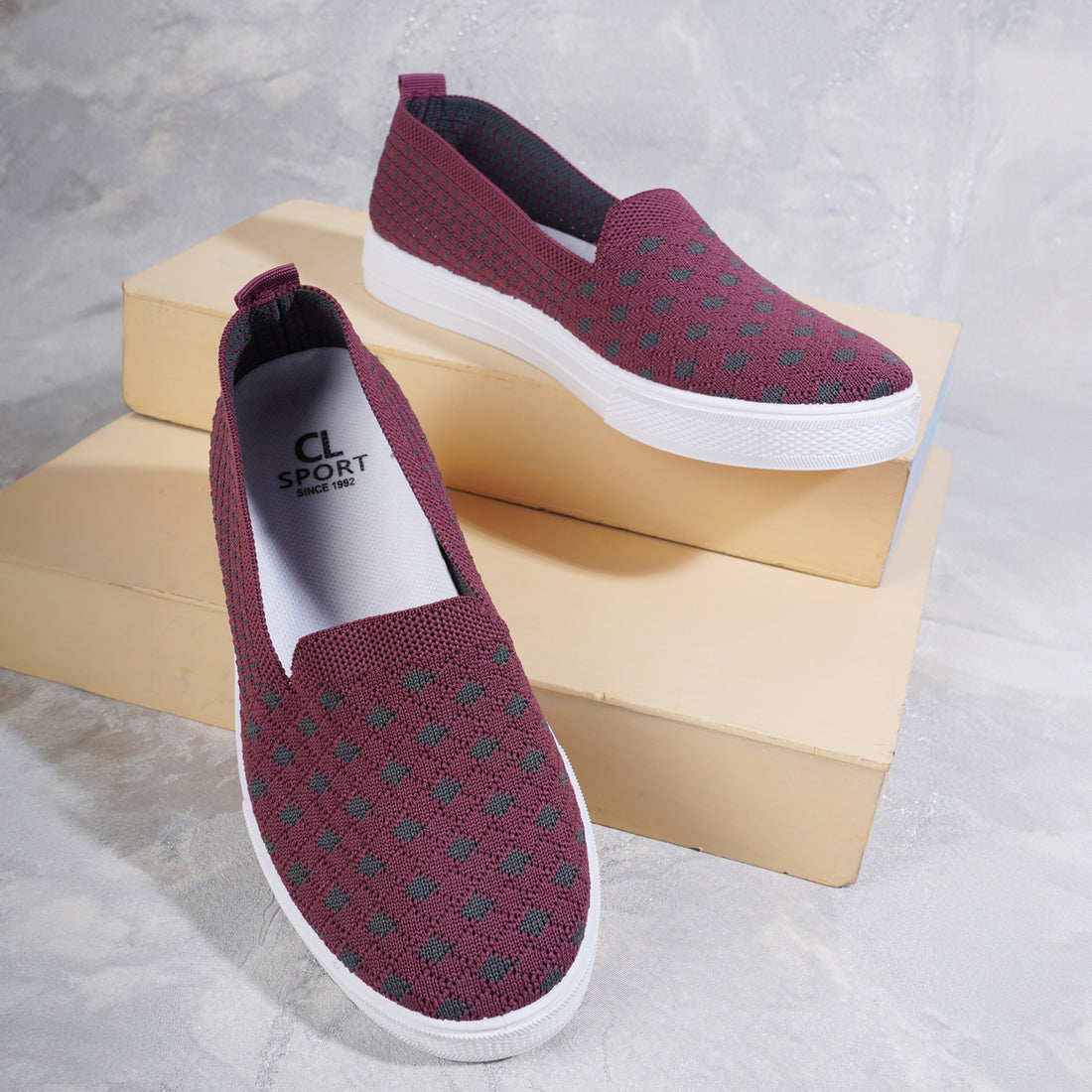 Women Comfortable Flyknit Lightweight Slip-On Sneakers