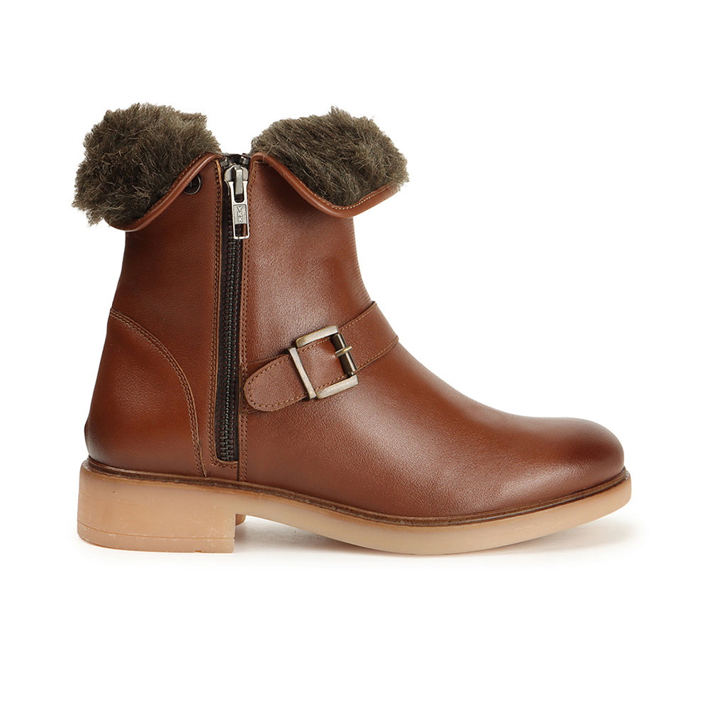 Women Solid Block-Heeled Winter Boots With Buckle