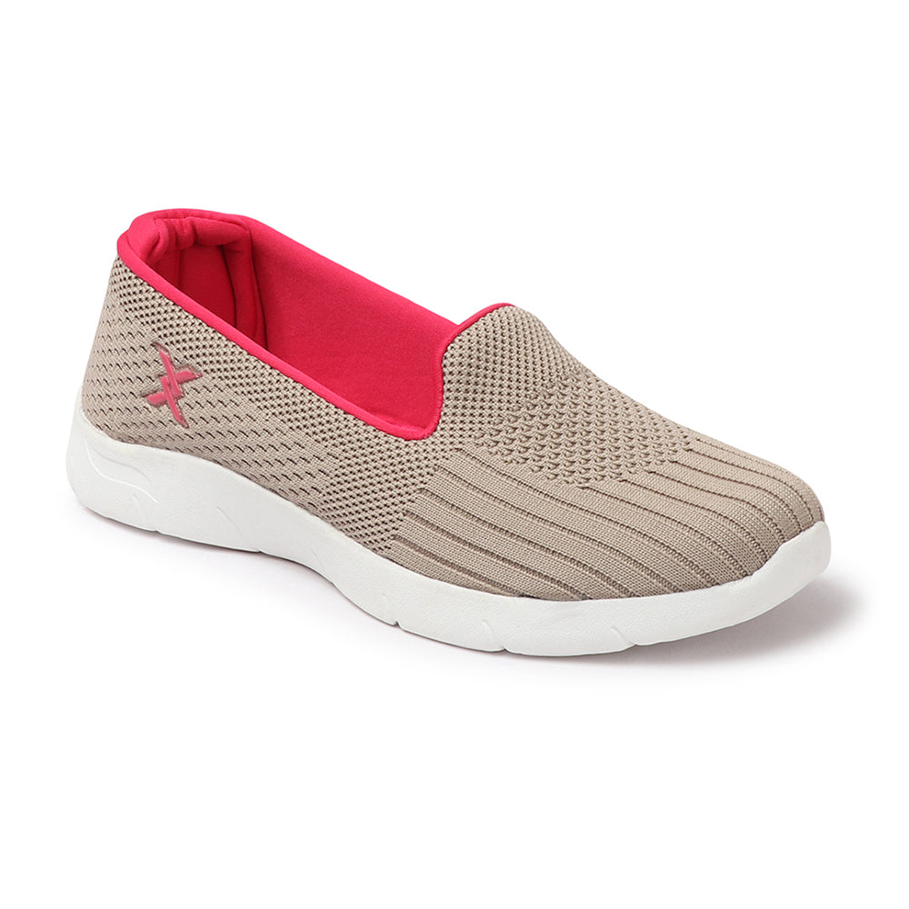 Women Textured Round Toe Flyknit Mesh Slip-On Sneakers