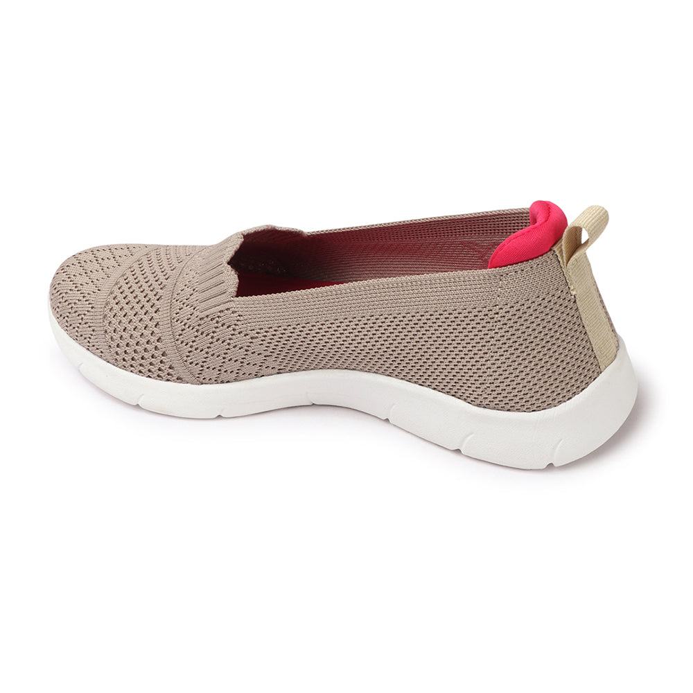 Women Round Toe Flyknit Lightweight Slip-On Sneakers