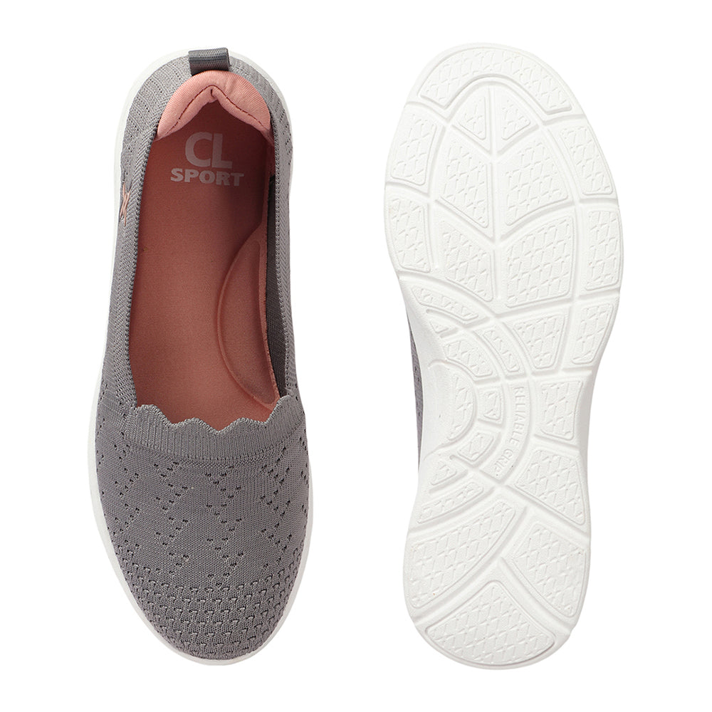 Women Round Toe Flyknit Lightweight Slip-On Sneakers