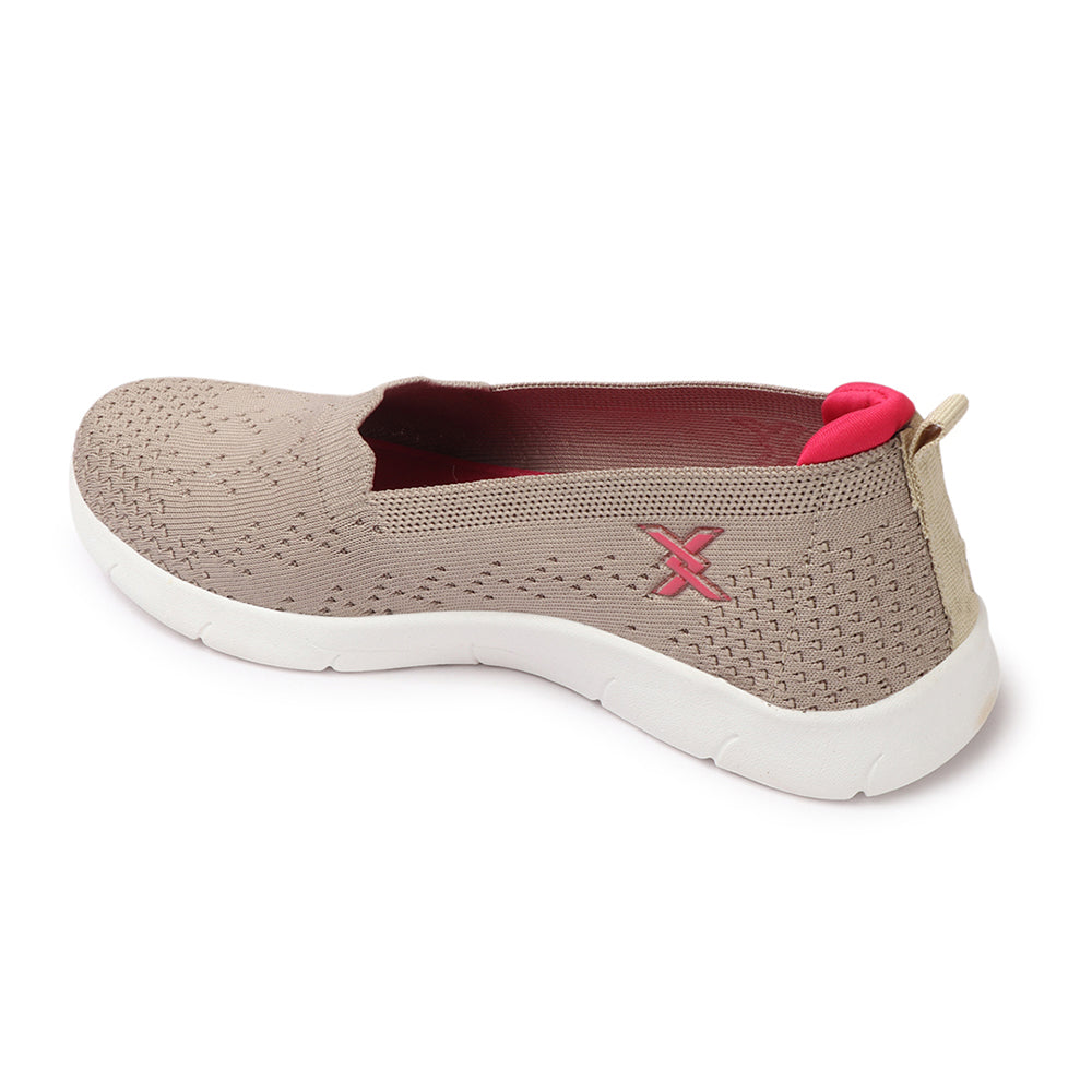 Women Round Toe Flyknit Lightweight Slip-On Sneakers