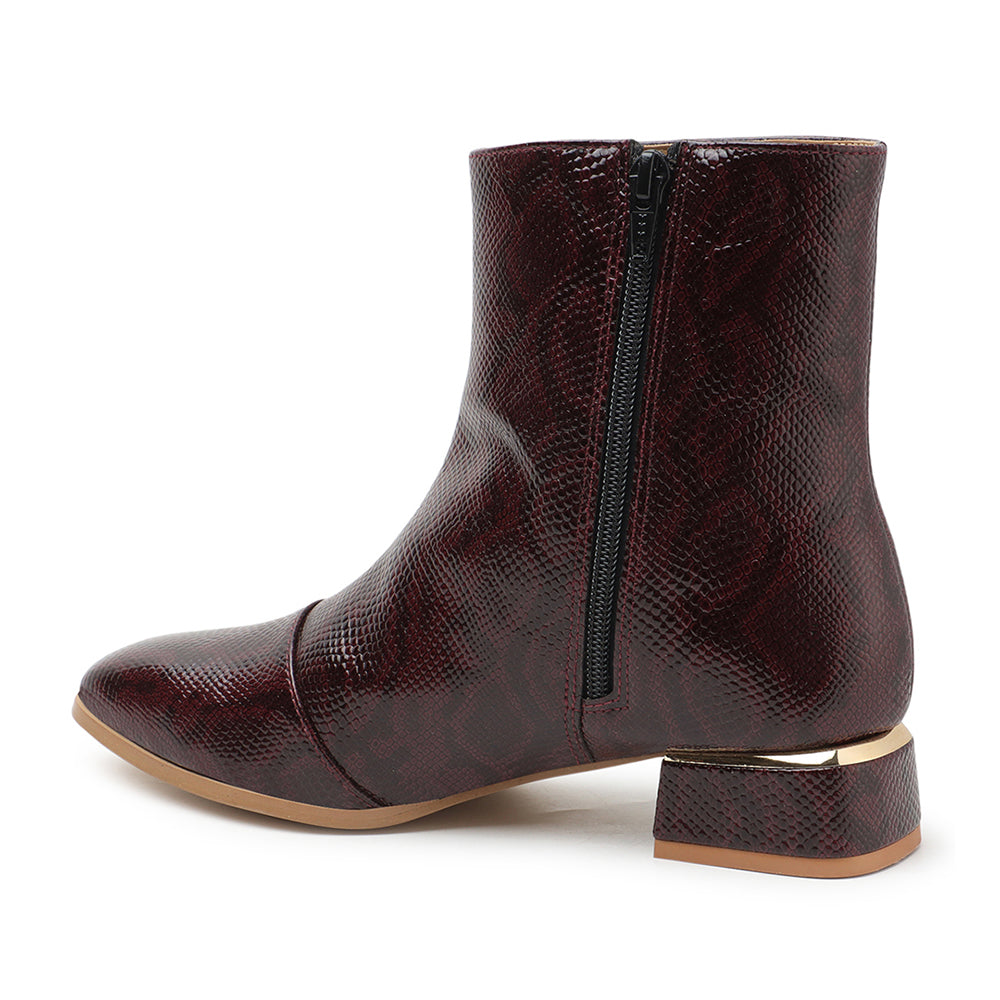 Women Casual Textured Zippered Boots