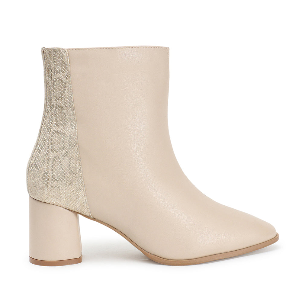 Women Round Toe Mid-Top Solid Chelsea Boots