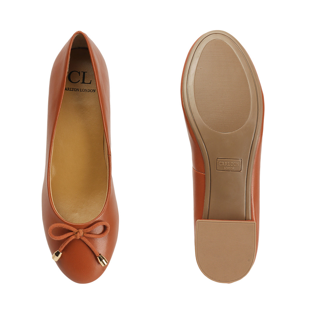 Bow Detailed Round Toe Block Heeled Pumps