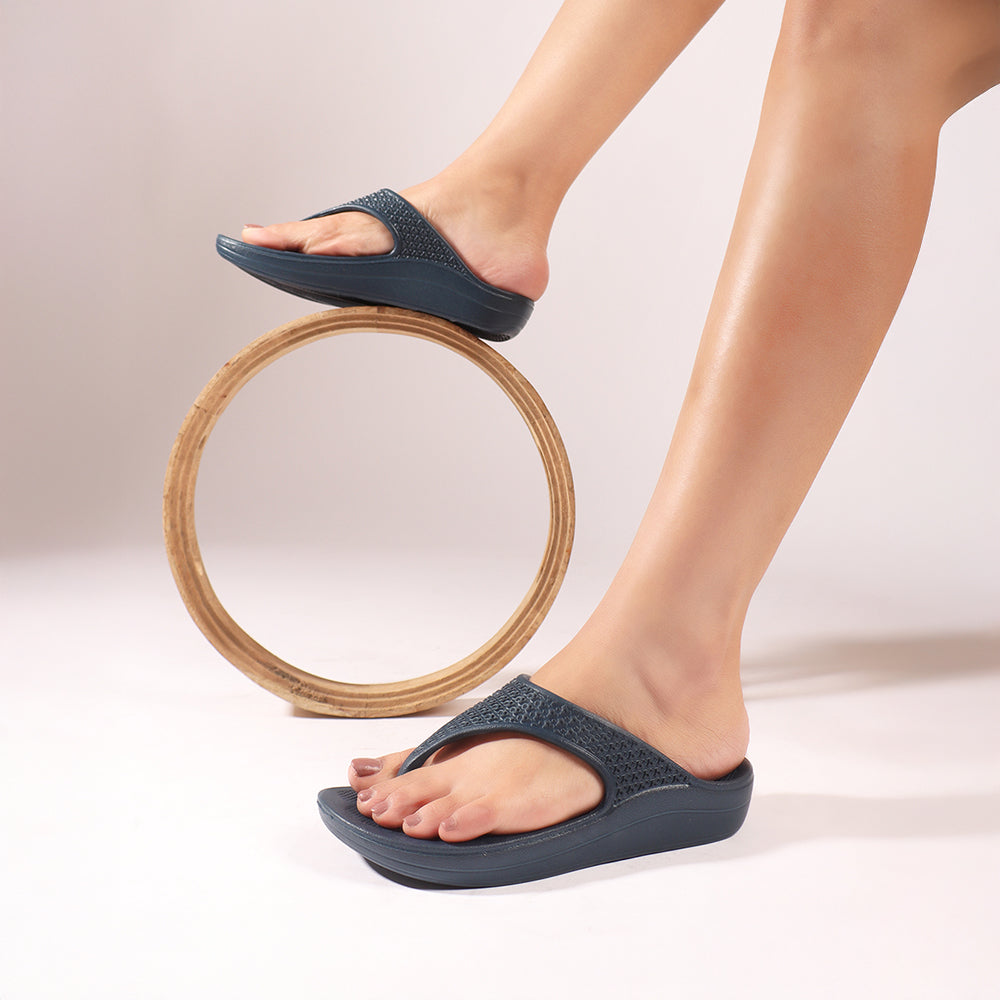 Women Solid Casual Thong Wedge Sandals