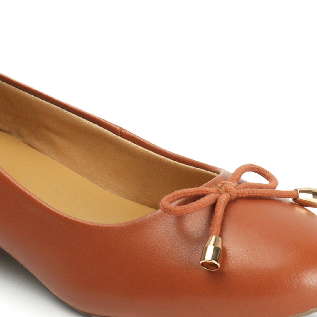 Bow Detailed Round Toe Block Heeled Pumps
