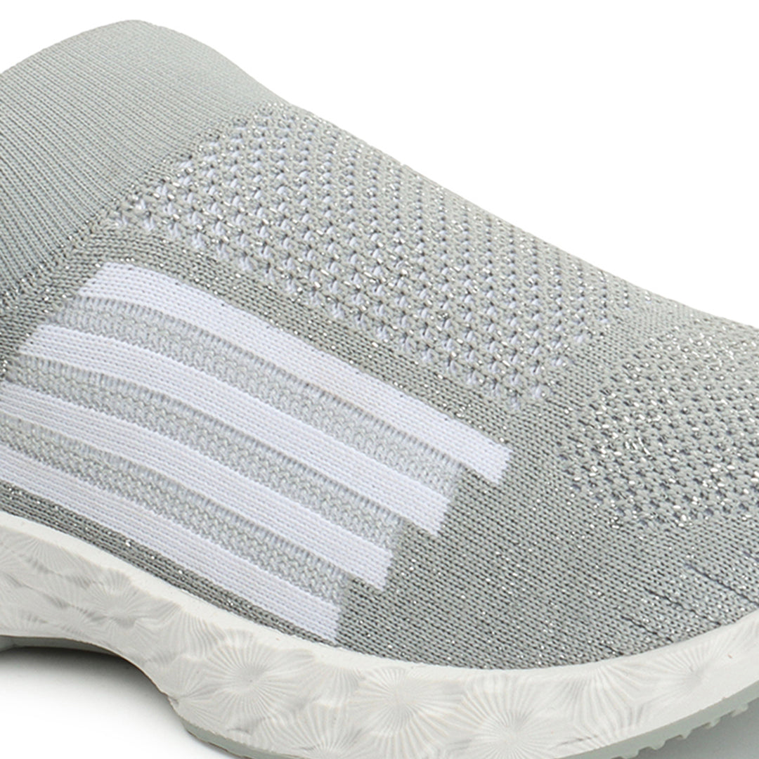 Women Woven Design Lightweight Slip On Sneakers