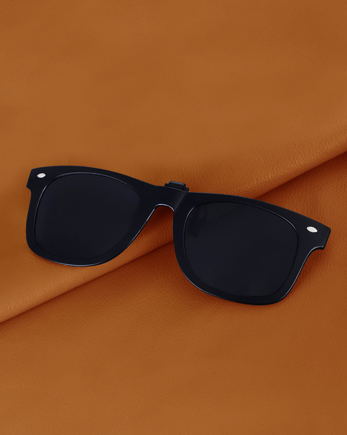 Black Toned Polarised Lens Sunglass Clip for unisex