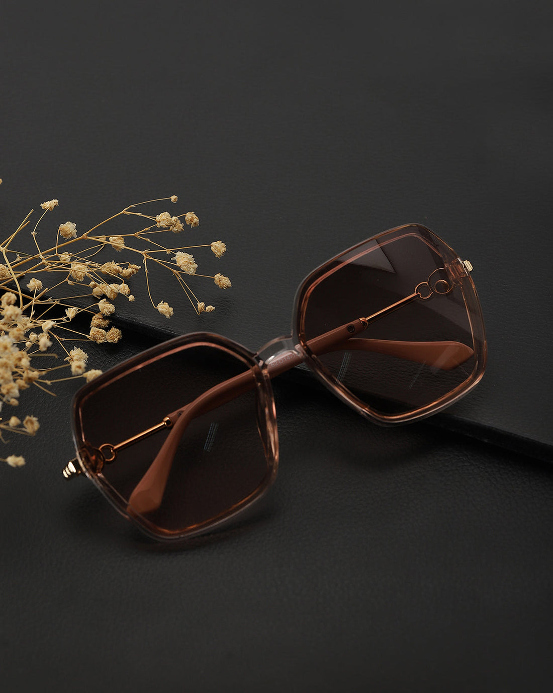 Carlton London Polarised & Uv Protected Lens Full Rim Oversized Sunglasses For Women