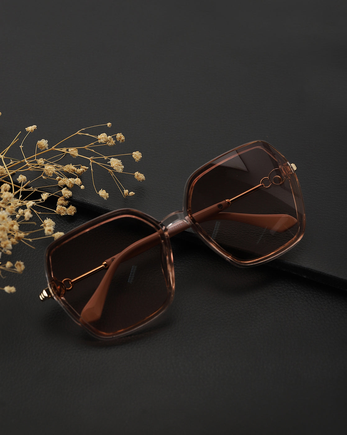 Carlton London Polarised & Uv Protected Lens Full Rim Oversized Sunglasses For Women