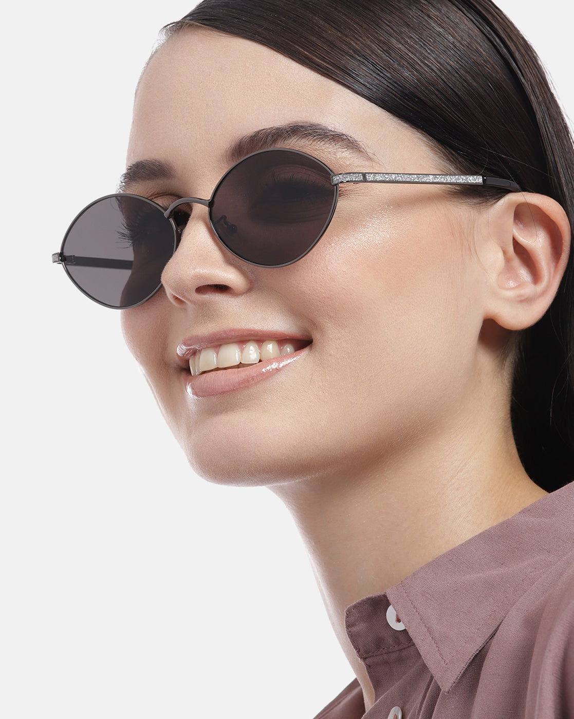 Metallic With Silver Toned Oval Sunglass For Women And Uv Protected Lens