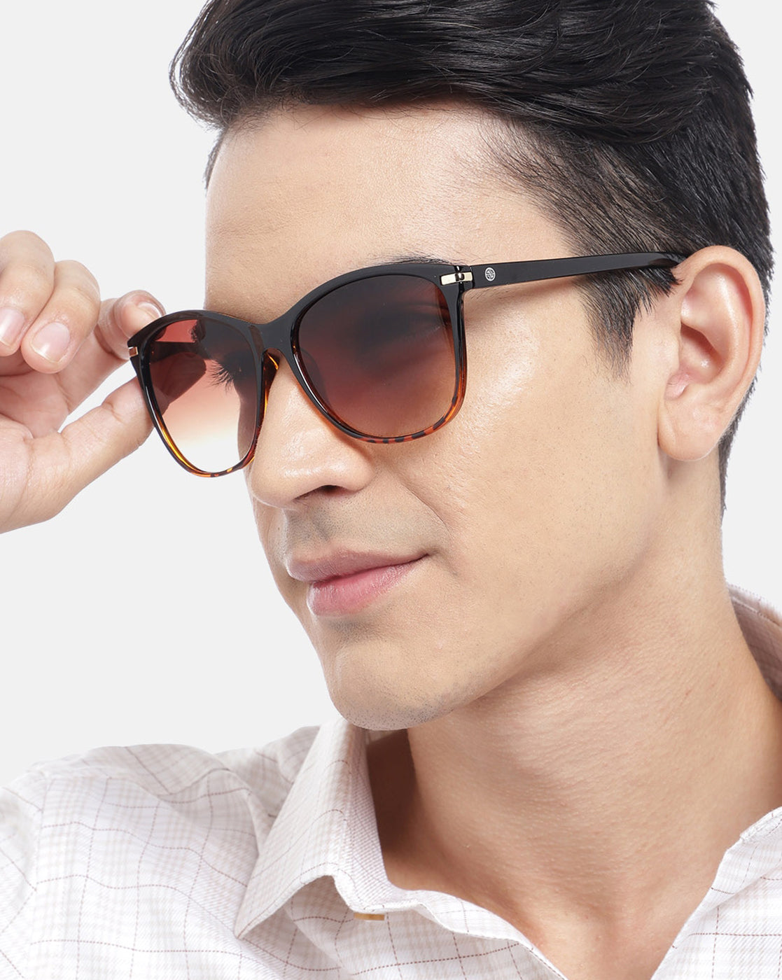 Double Toned With Uv Protected Rectangle Sunglass For Unisex