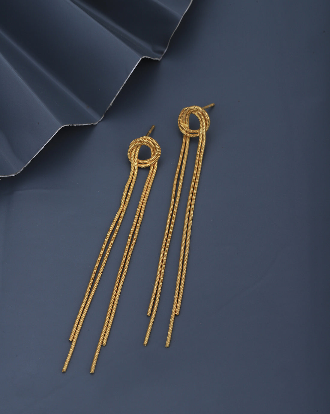 18kt Gold Plated Dangling Chain Drop Earring