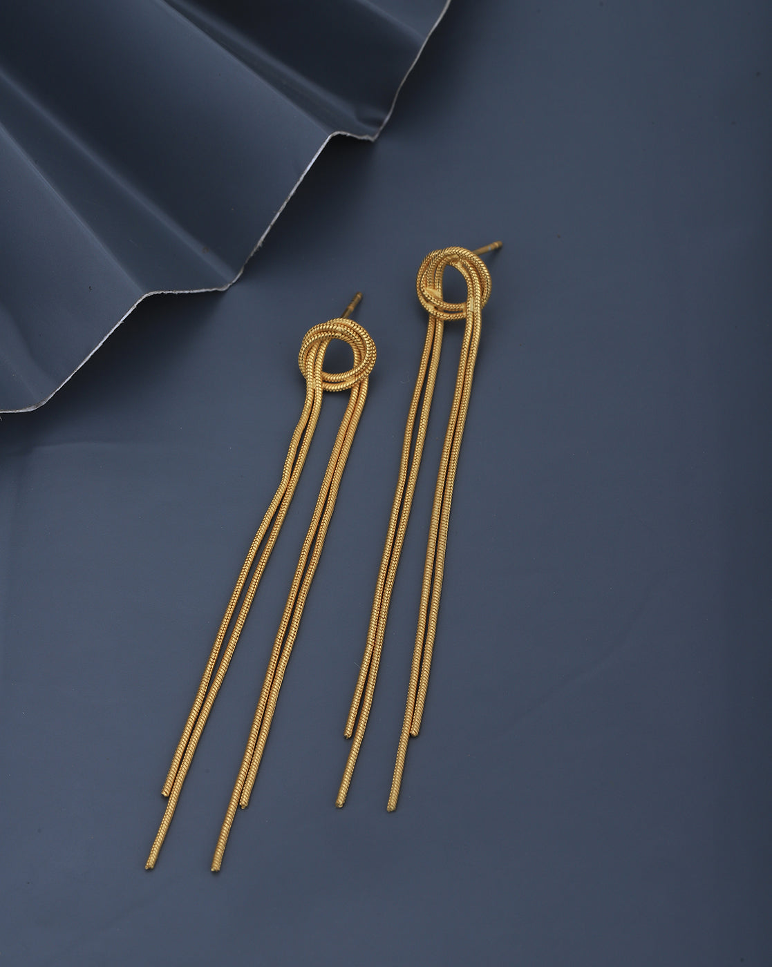 18kt Gold Plated Dangling Chain Drop Earring