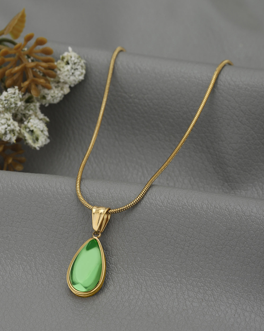 18kt Gold Plated Green Cats Eye Pendant with Chain