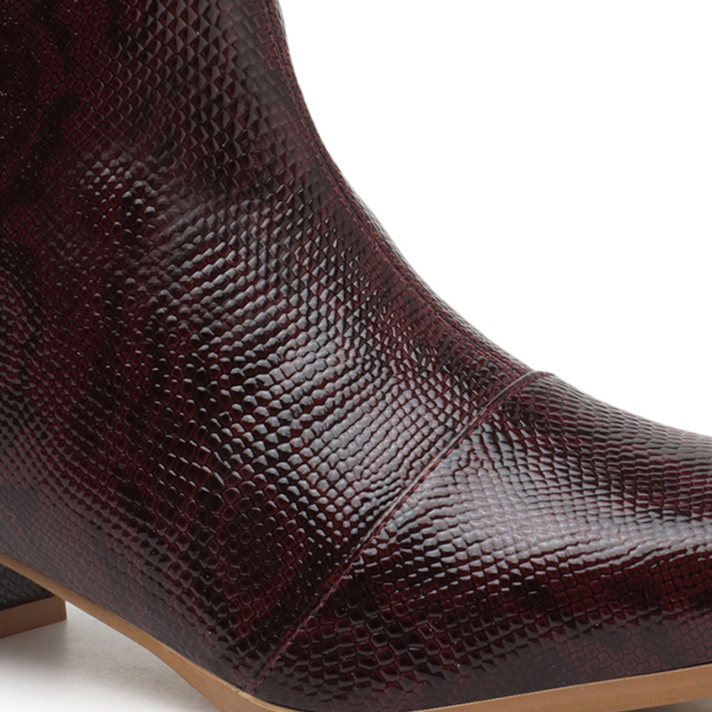 Women Casual Textured Zippered Boots