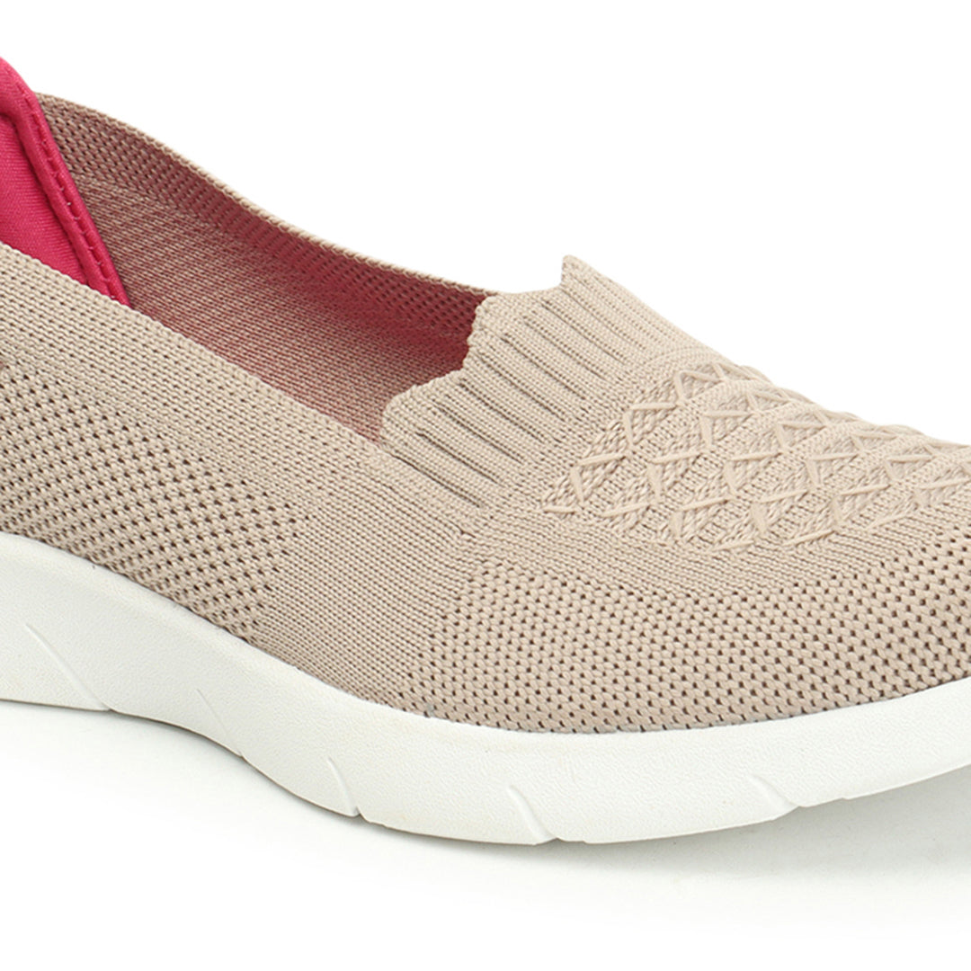 Women Textured Round Toe Flyknit Mesh Slip-On Sneakers